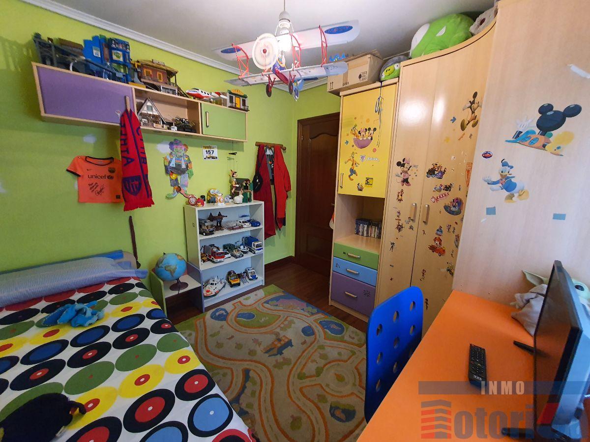 For sale of house in Valle de Trápaga-Trapagaran