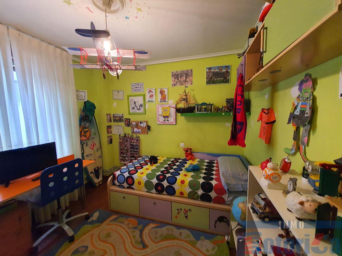 For sale of house in Valle de Trápaga-Trapagaran