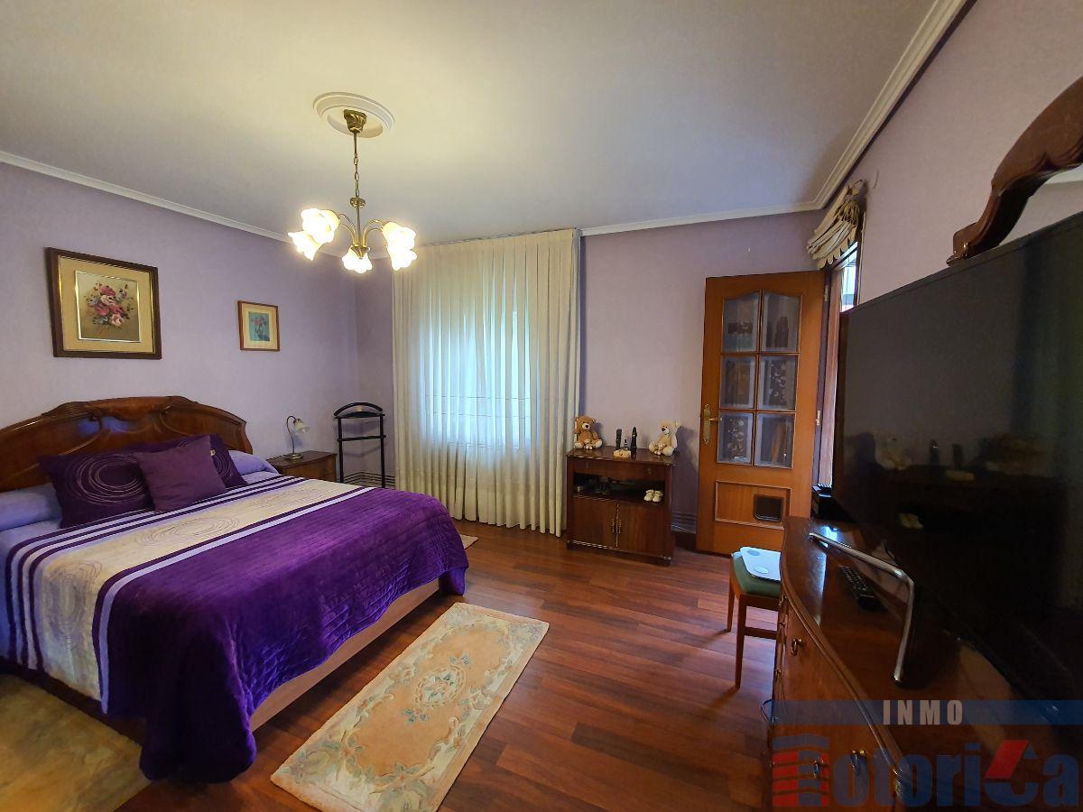 For sale of house in Valle de Trápaga-Trapagaran