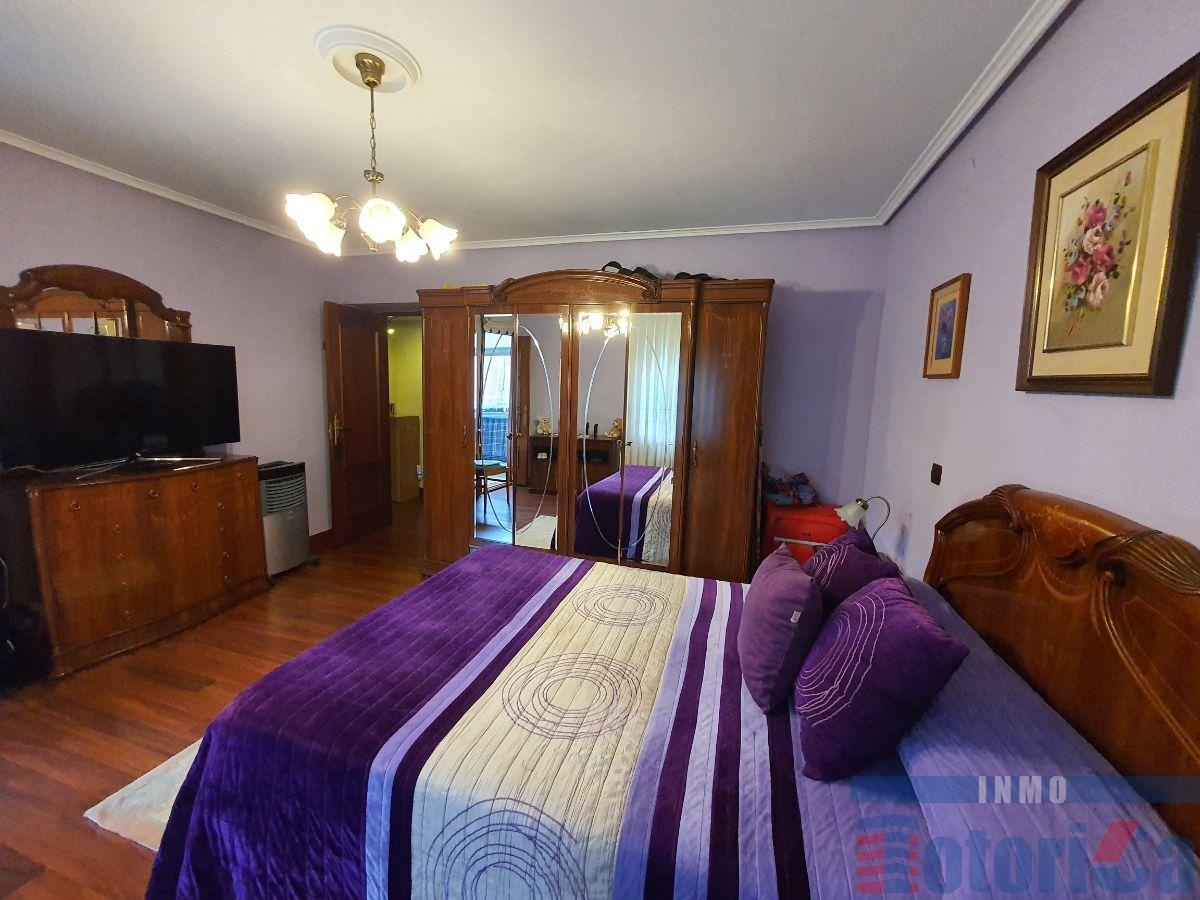For sale of house in Valle de Trápaga-Trapagaran