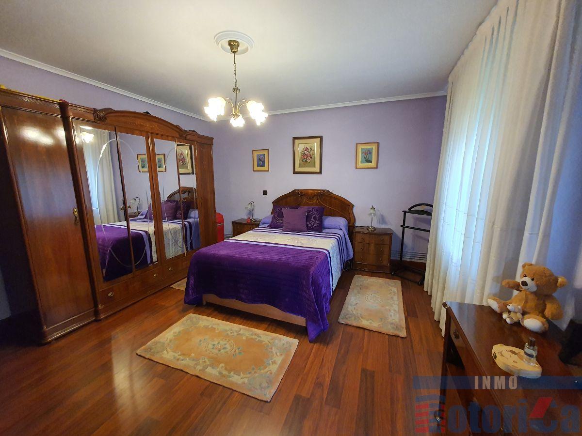 For sale of house in Valle de Trápaga-Trapagaran