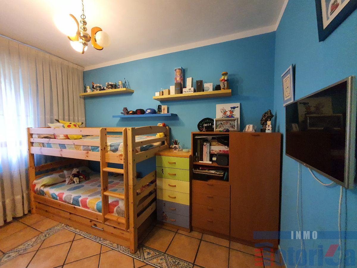 For sale of house in Valle de Trápaga-Trapagaran