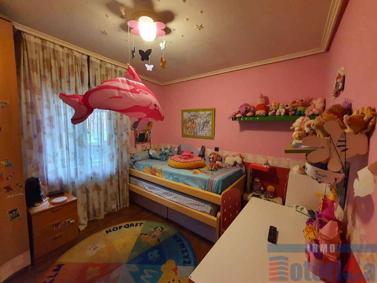 For sale of house in Valle de Trápaga-Trapagaran