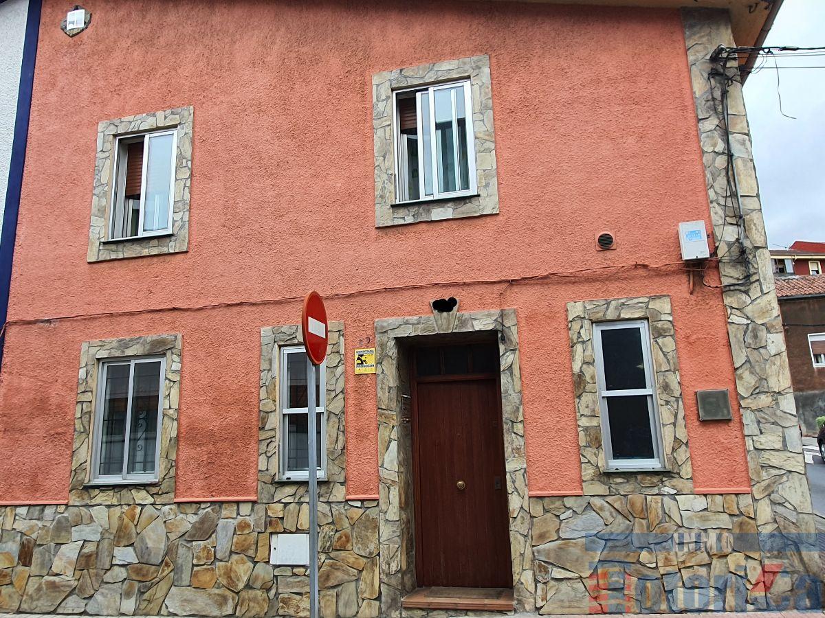 For sale of house in Valle de Trápaga-Trapagaran
