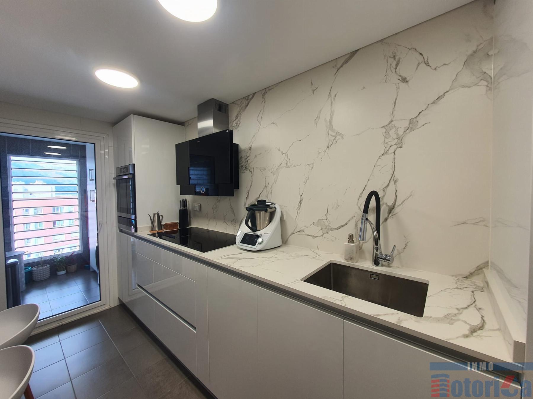For sale of flat in Barakaldo