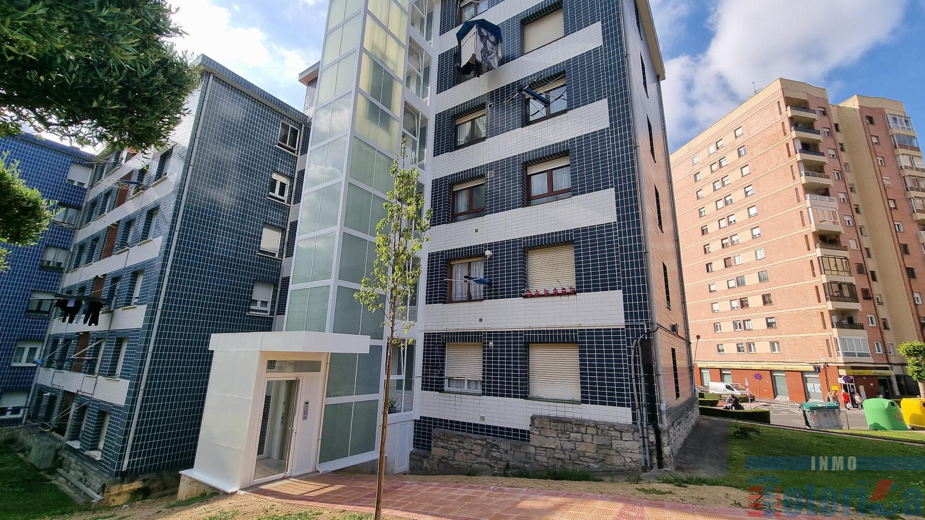 For sale of flat in Barakaldo