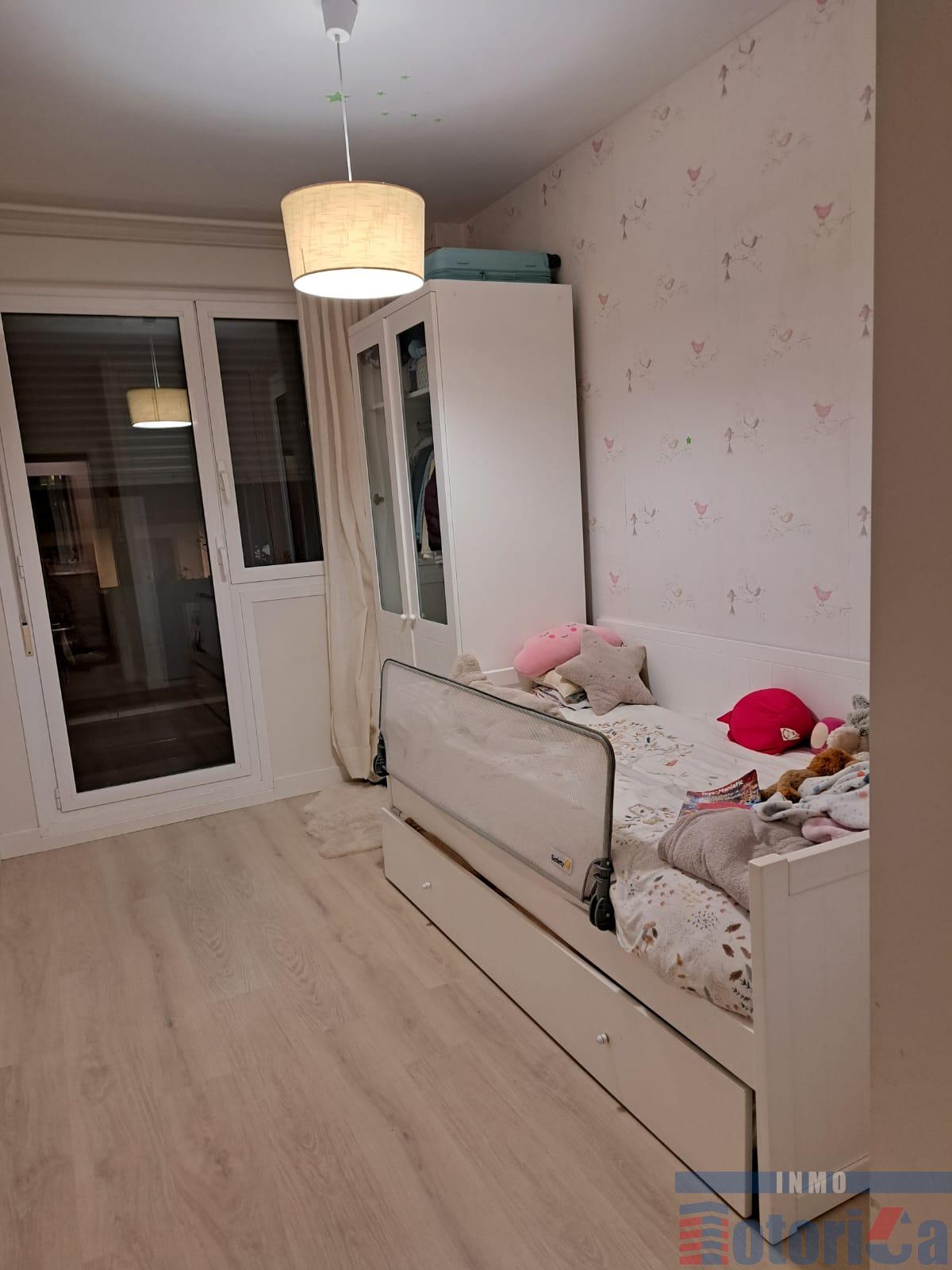 For sale of flat in Urduliz
