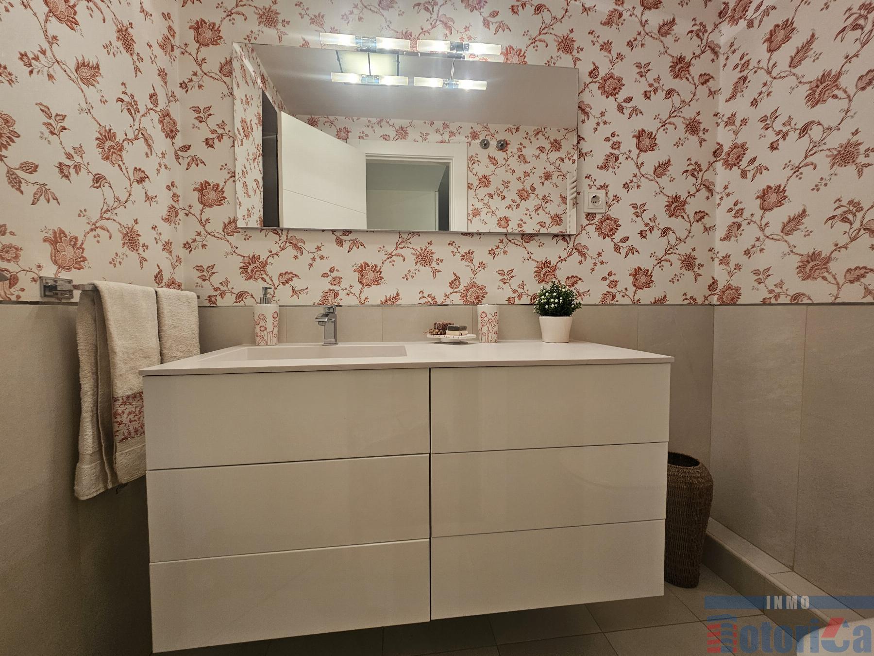 For sale of flat in Getxo