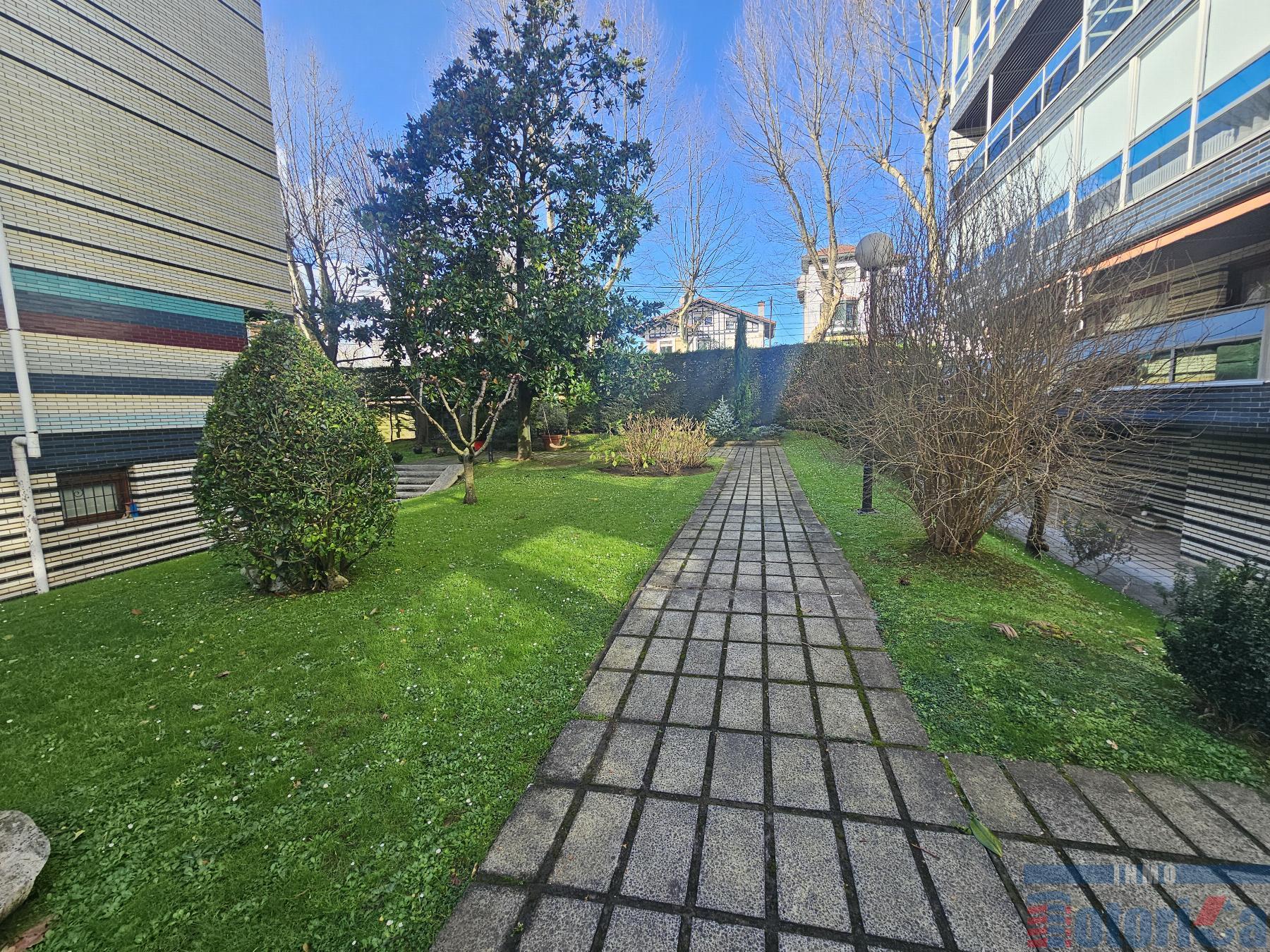 For sale of flat in Getxo