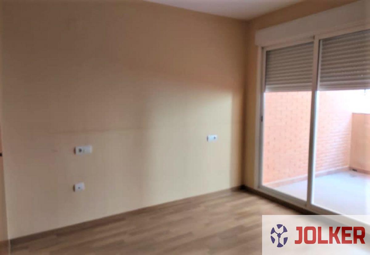 For sale of flat in Almazora