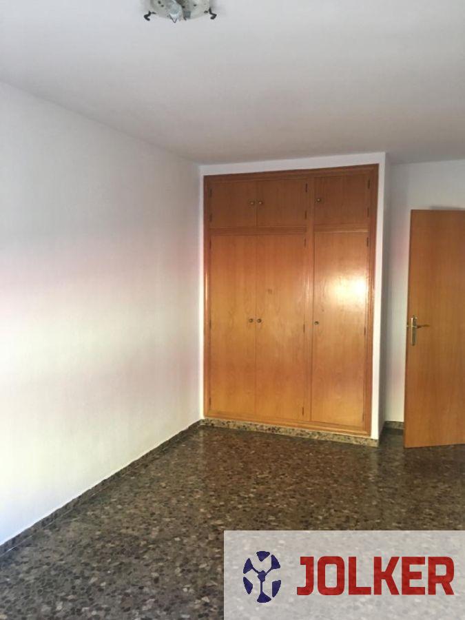 For sale of flat in Almazora