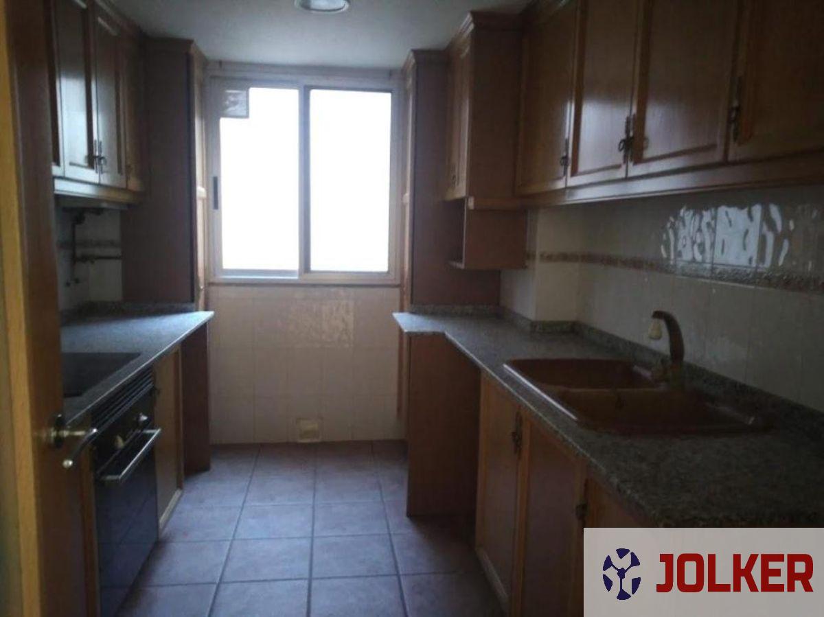 For sale of flat in Onda