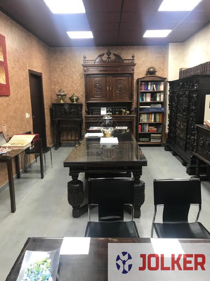For sale of commercial in Burriana