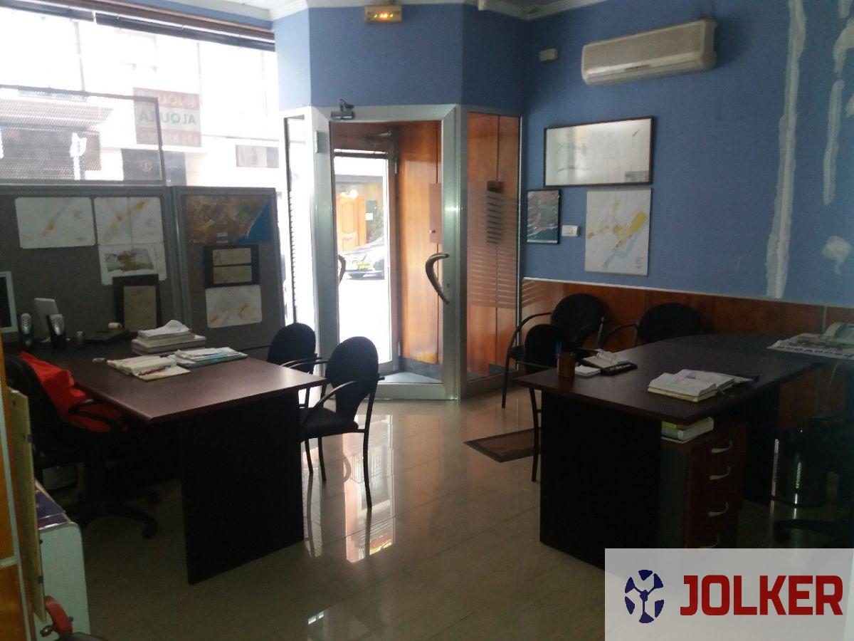 For rent of commercial in Burriana