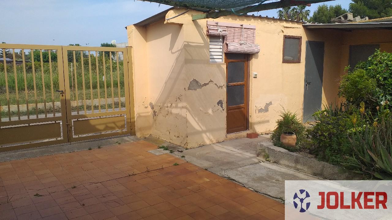 For sale of chalet in Burriana