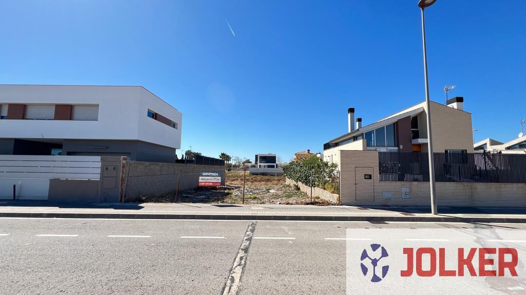 For sale of land in Burriana