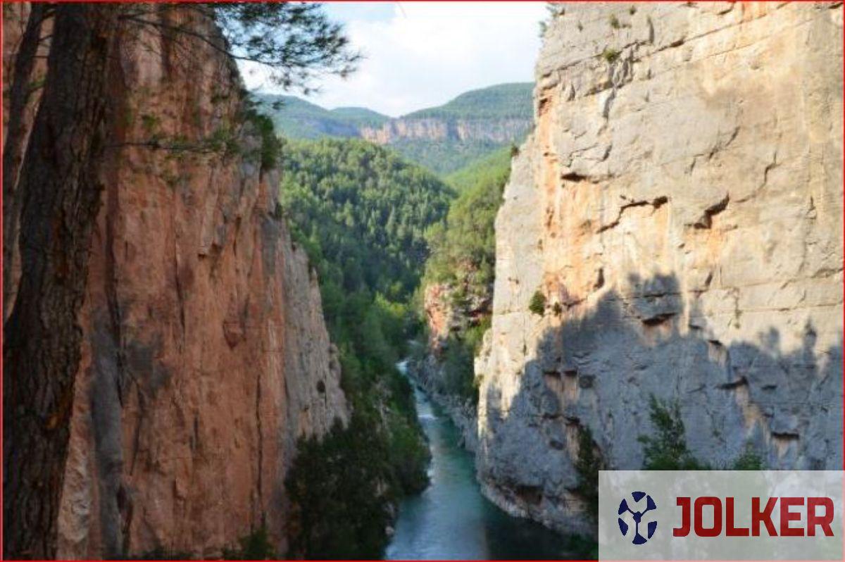 For sale of land in Montanejos