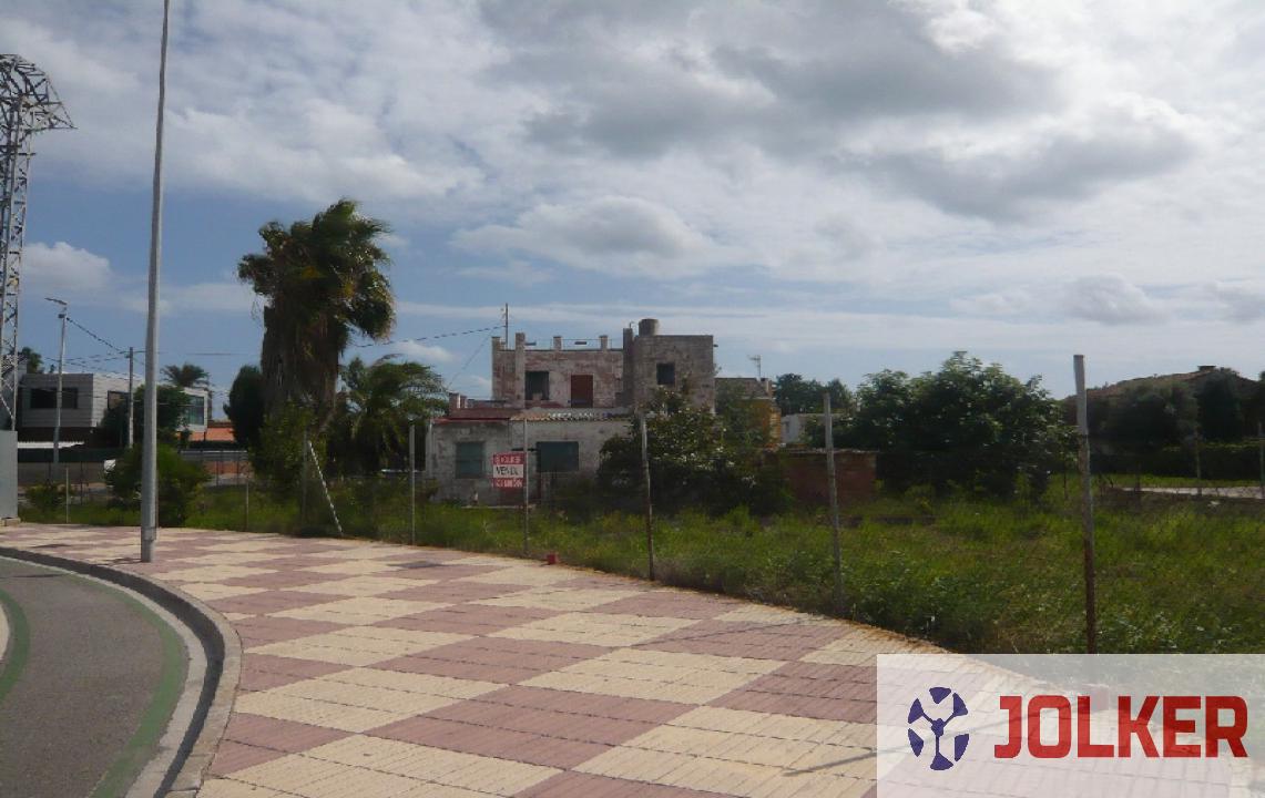 For sale of land in Burriana