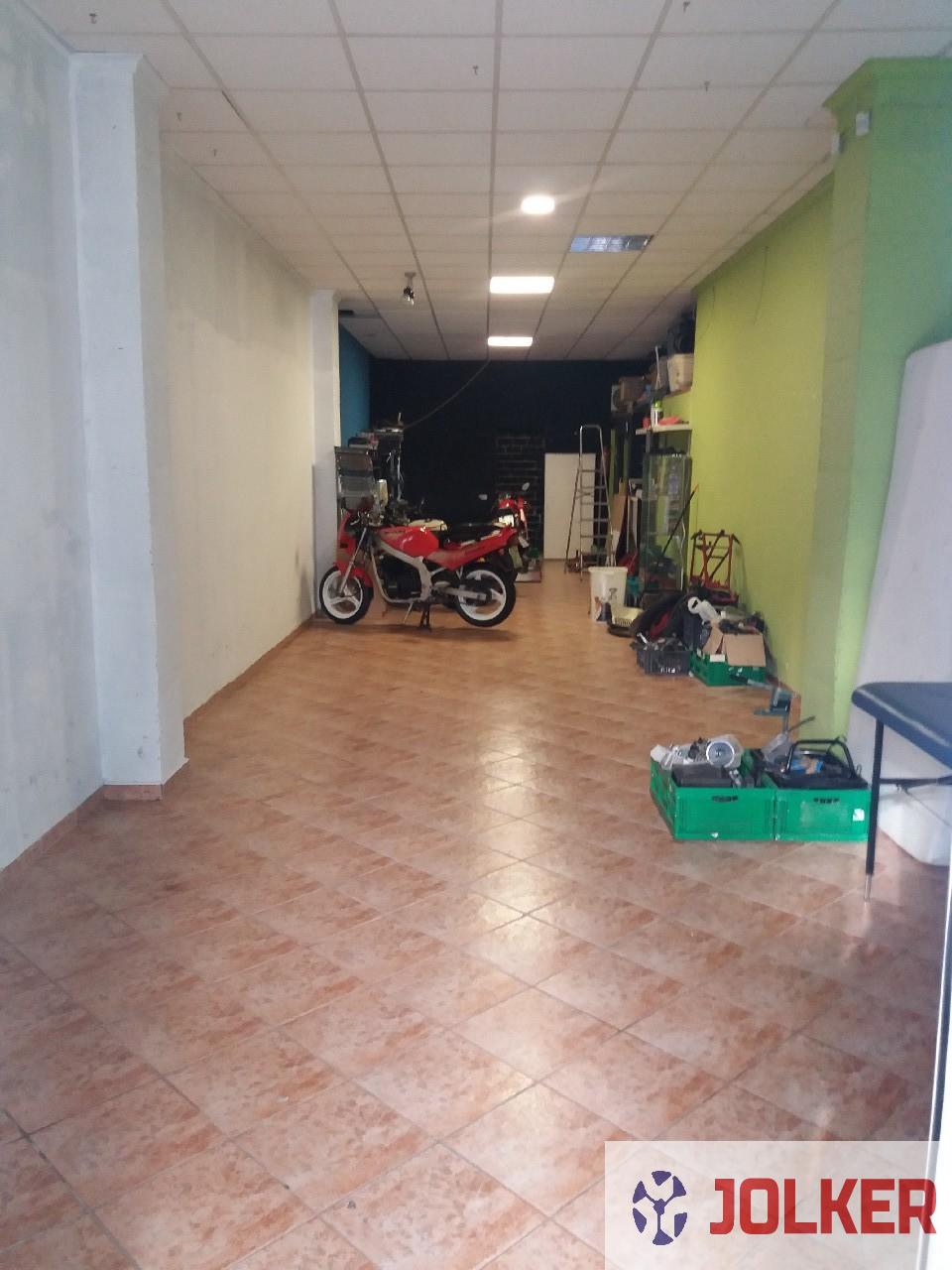 For rent of commercial in Burriana