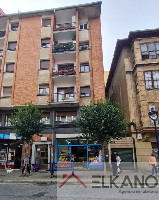 For sale of commercial in Portugalete