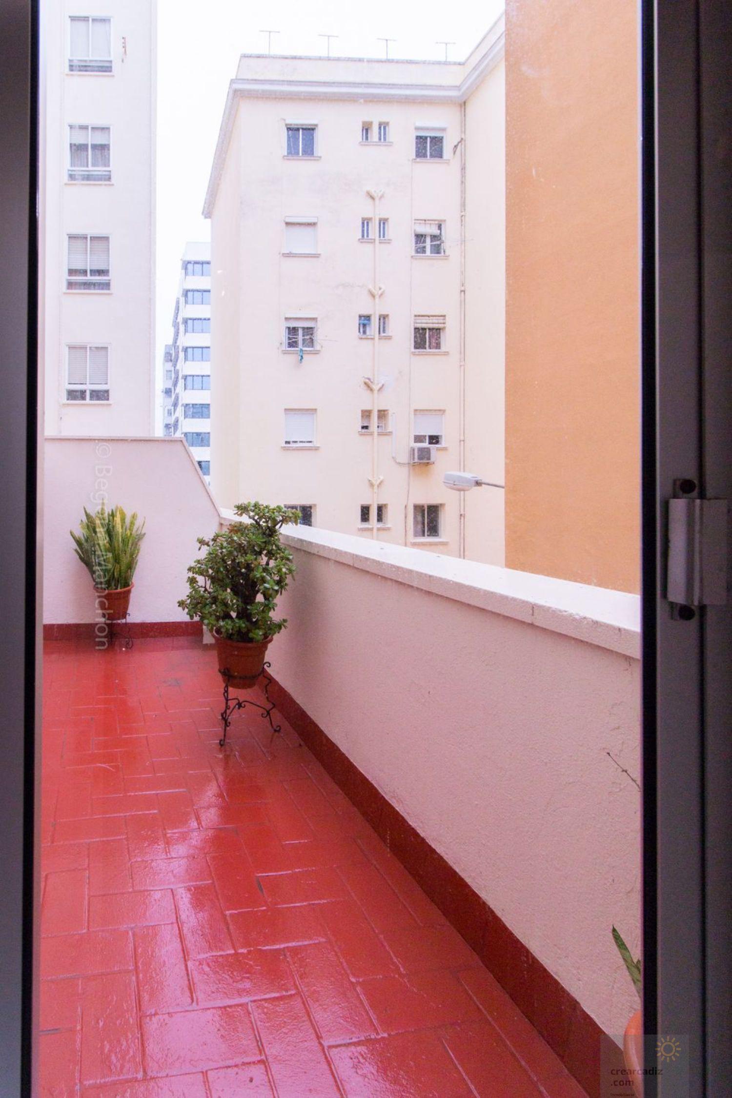 For sale of flat in Cádiz
