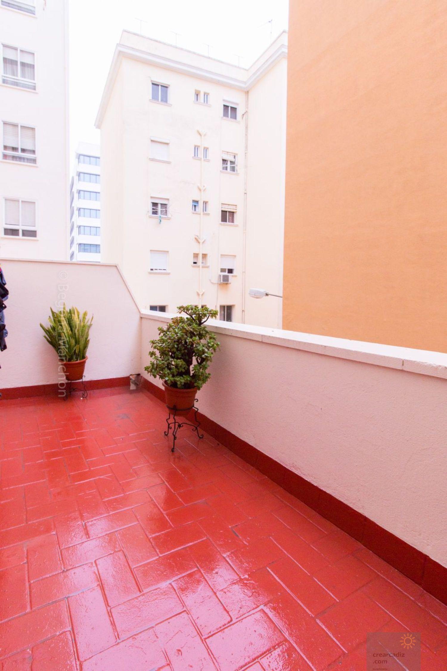 For sale of flat in Cádiz