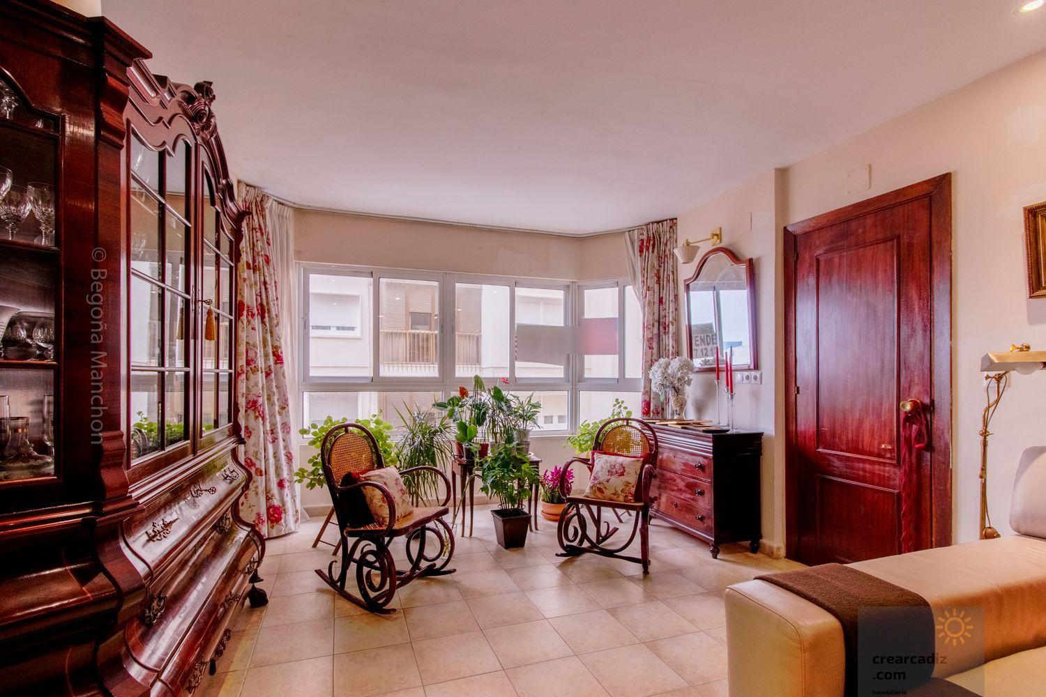 For sale of flat in Cádiz