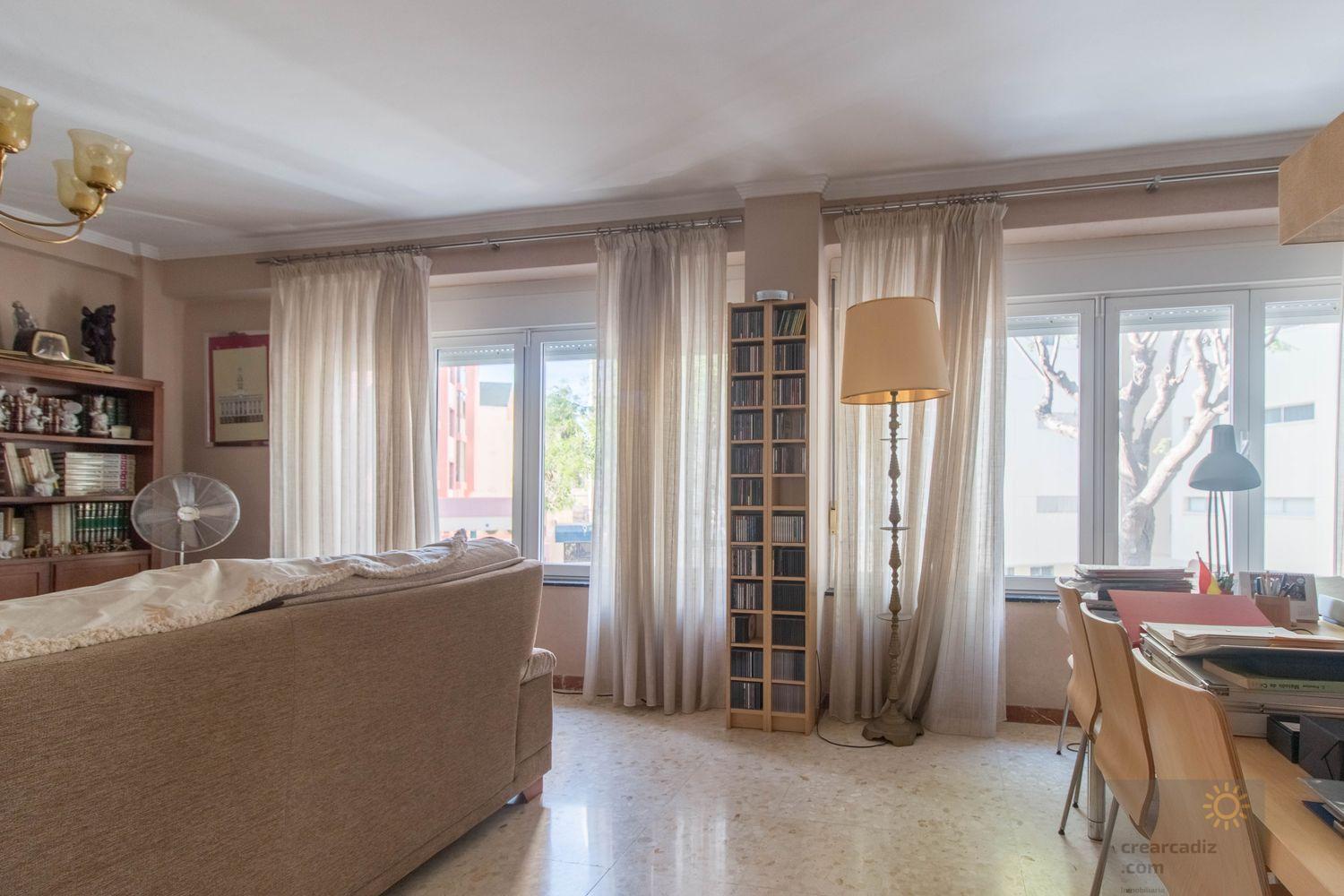 For sale of flat in Cádiz