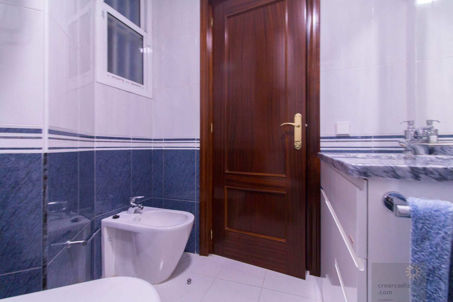 For sale of flat in Cádiz