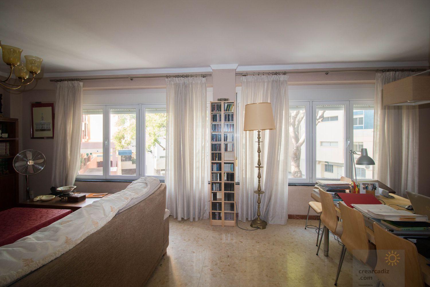 For sale of flat in Cádiz