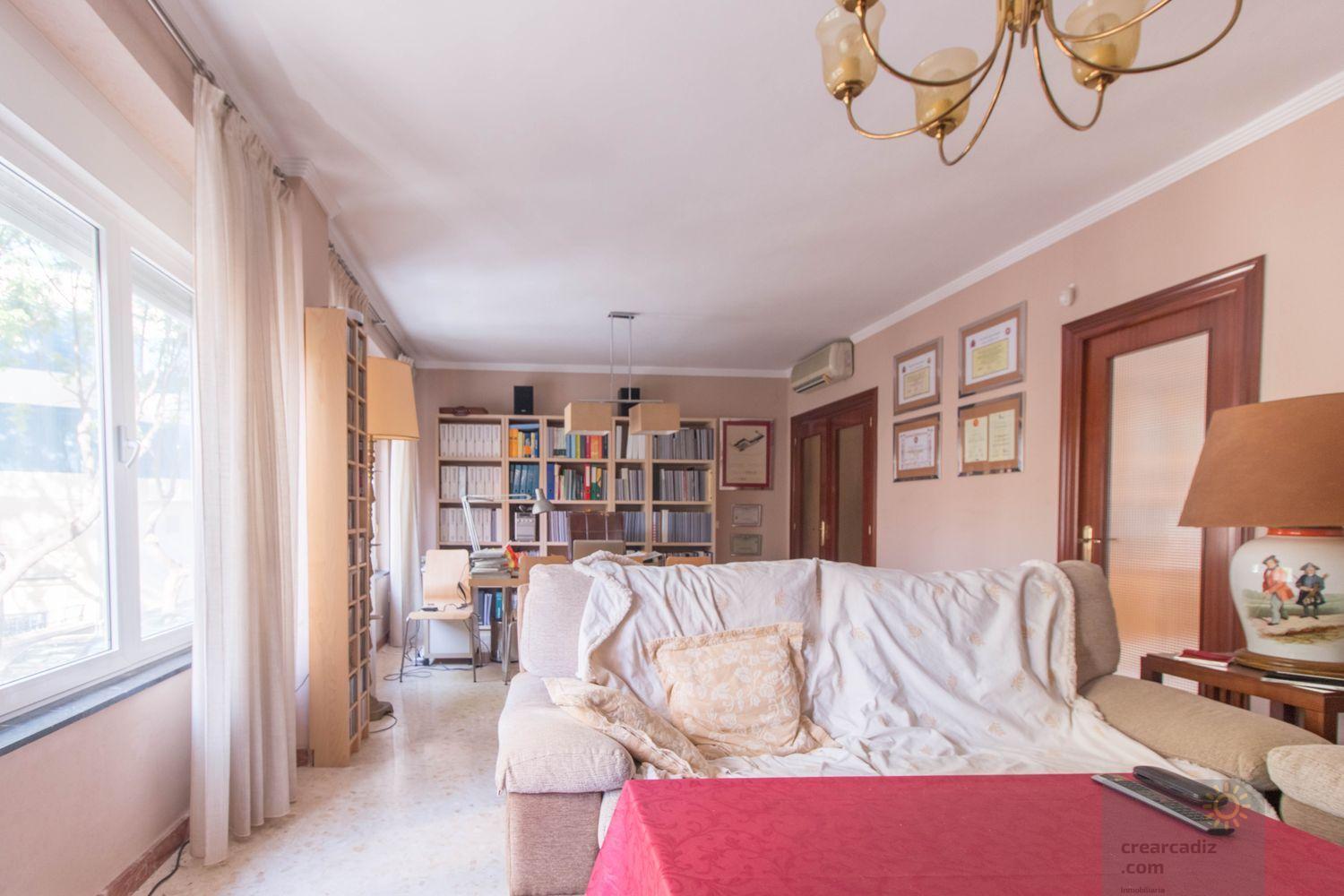 For sale of flat in Cádiz