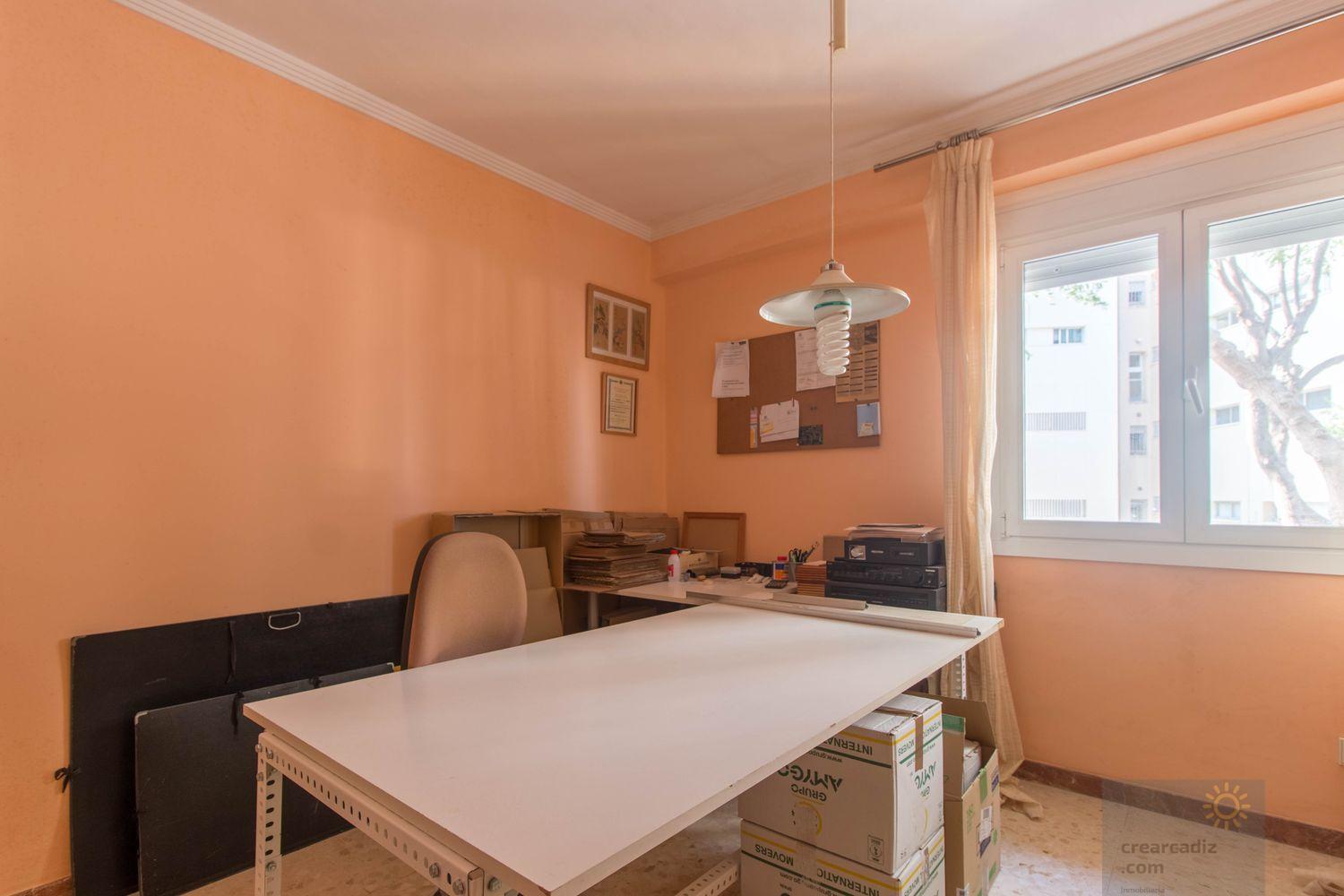 For sale of flat in Cádiz