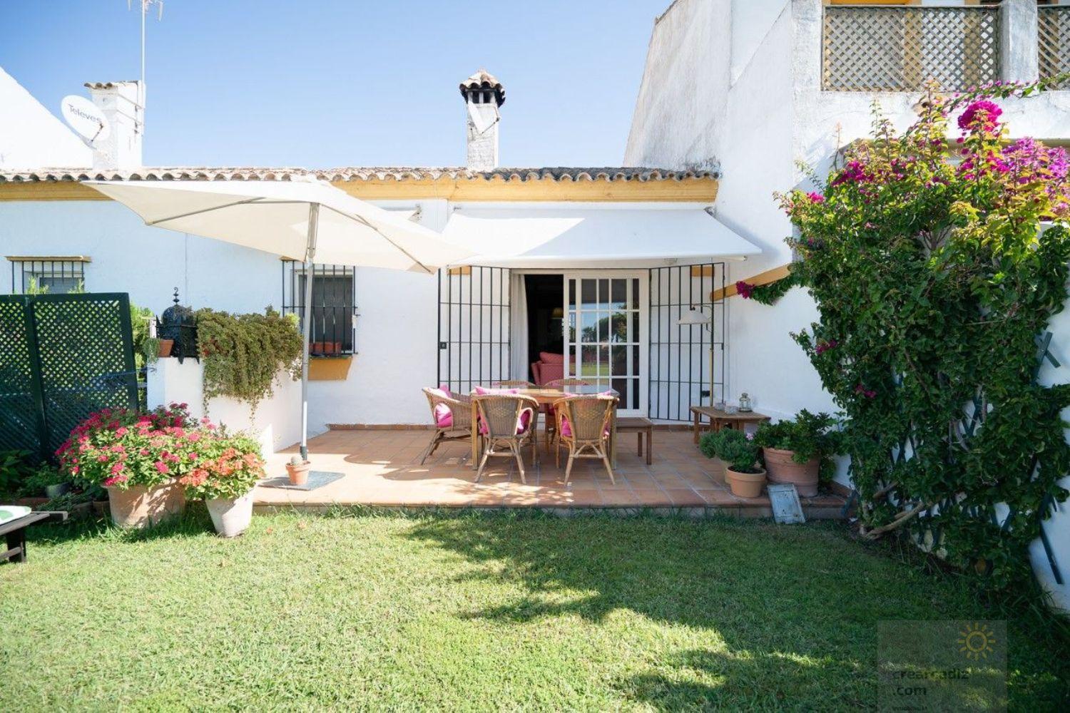 For sale of house in Chiclana de la Frontera