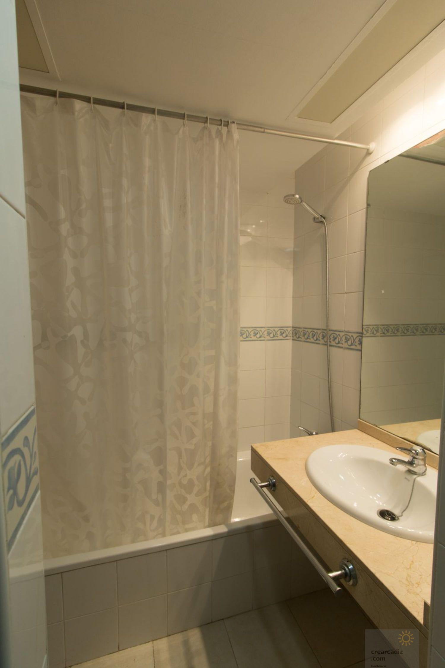 For sale of flat in Cádiz