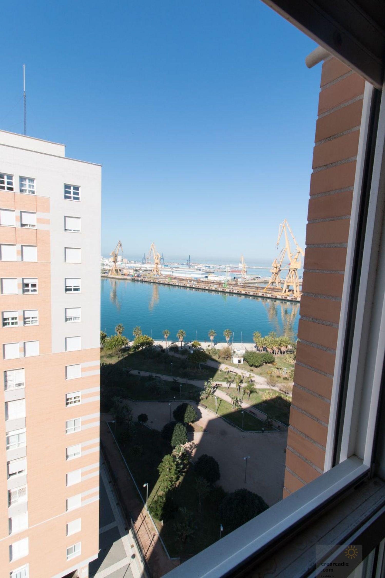 For sale of flat in Cádiz