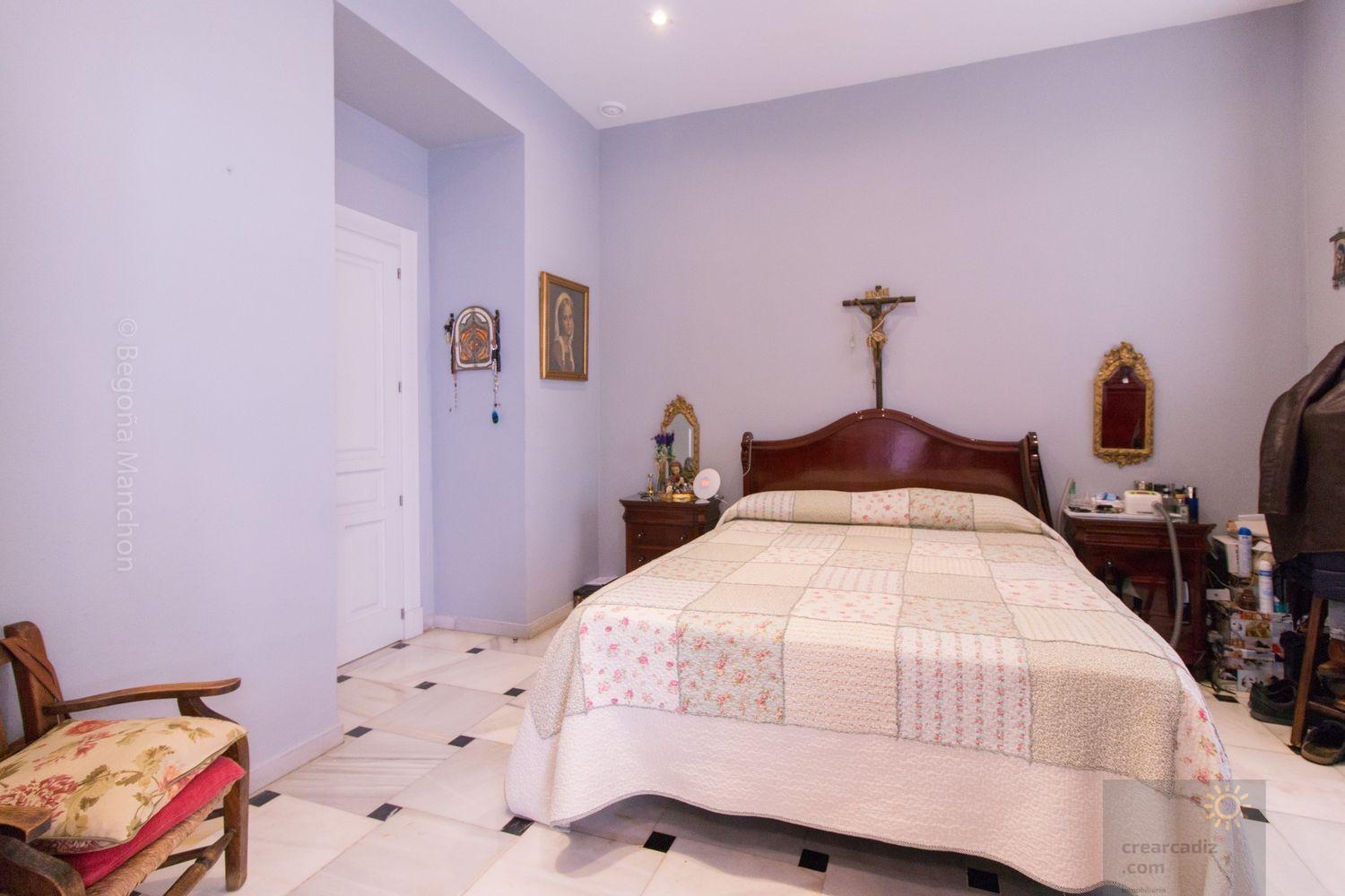 For sale of flat in Cádiz