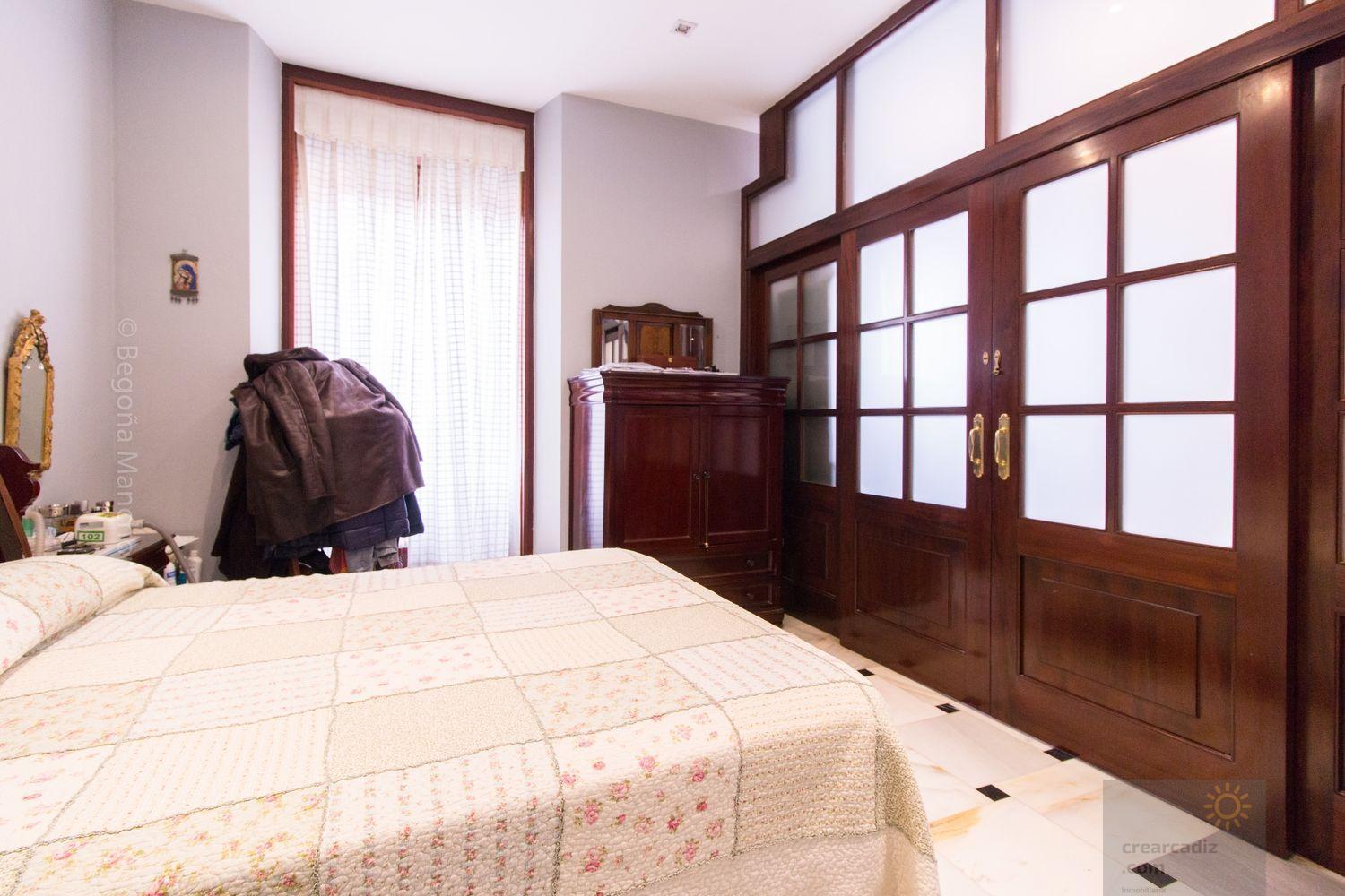 For sale of flat in Cádiz