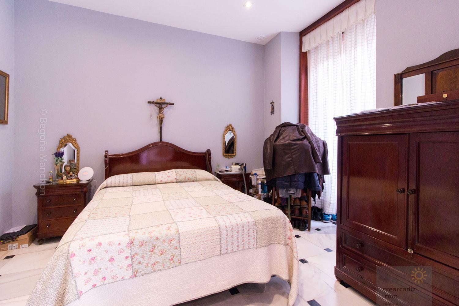 For sale of flat in Cádiz