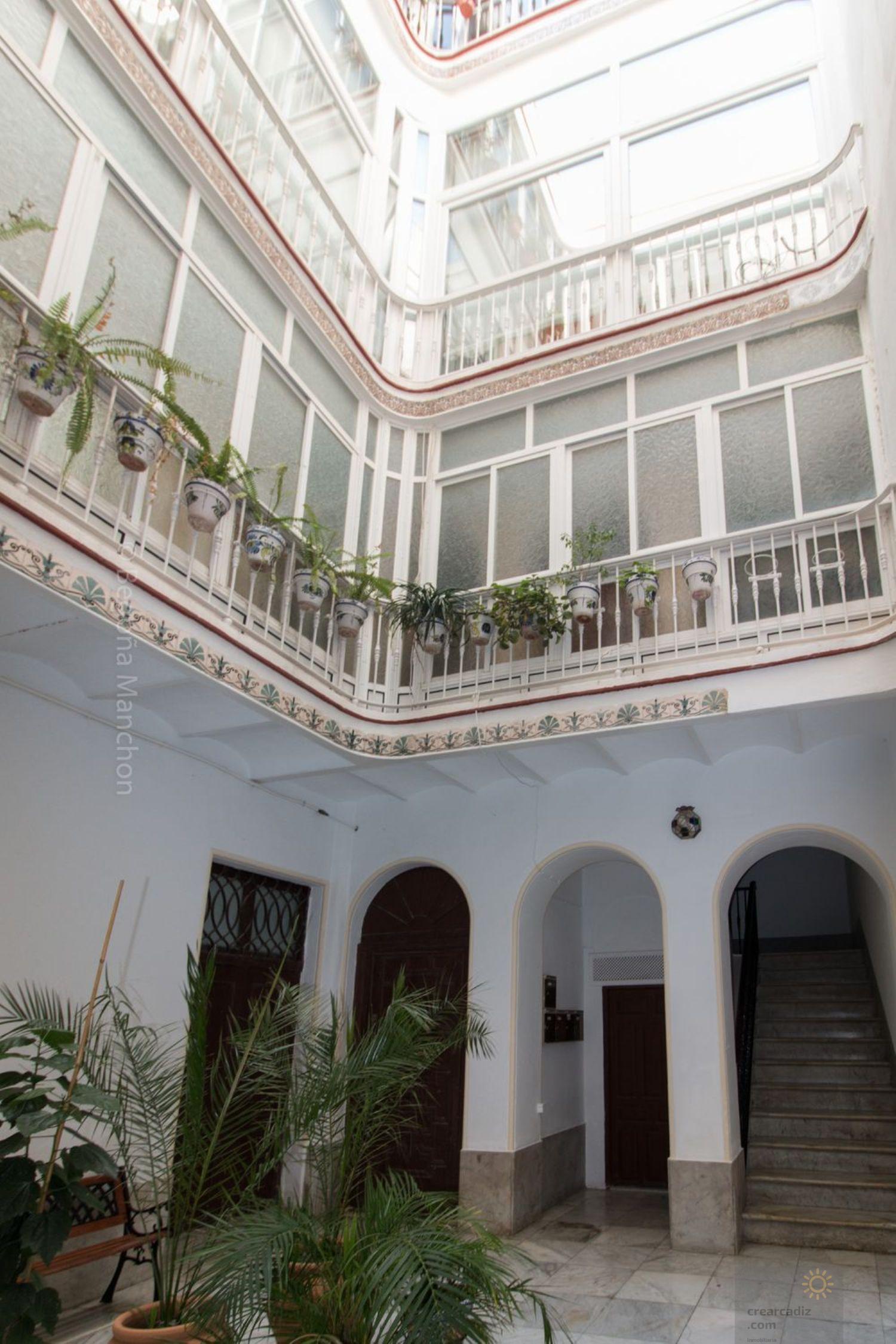 For sale of flat in Cádiz