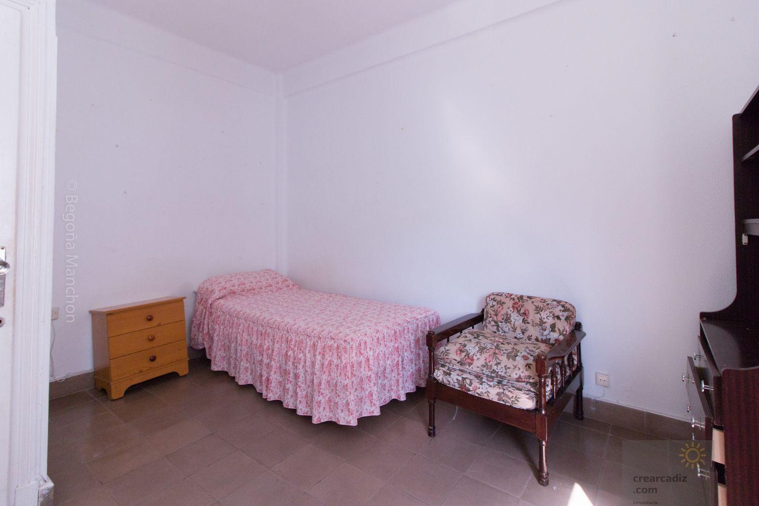 For sale of flat in Cádiz