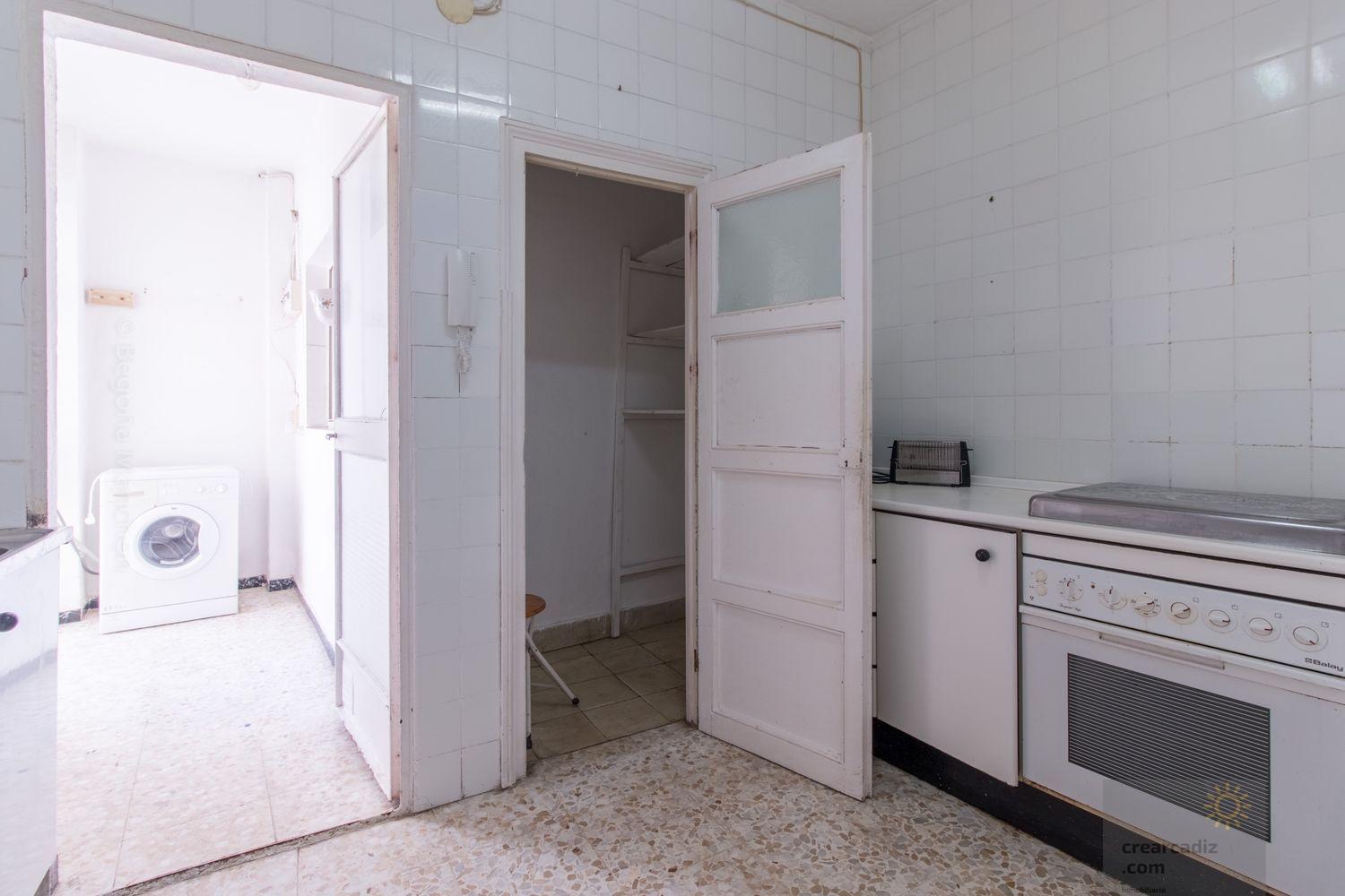 For sale of flat in Cádiz