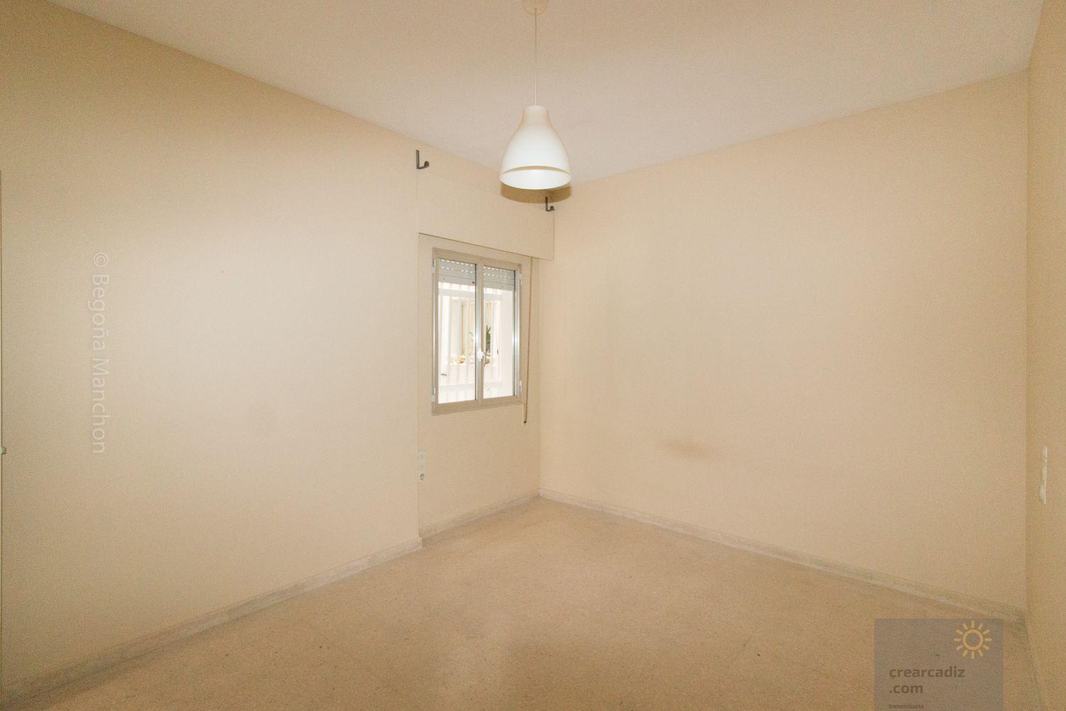 For sale of flat in Cádiz