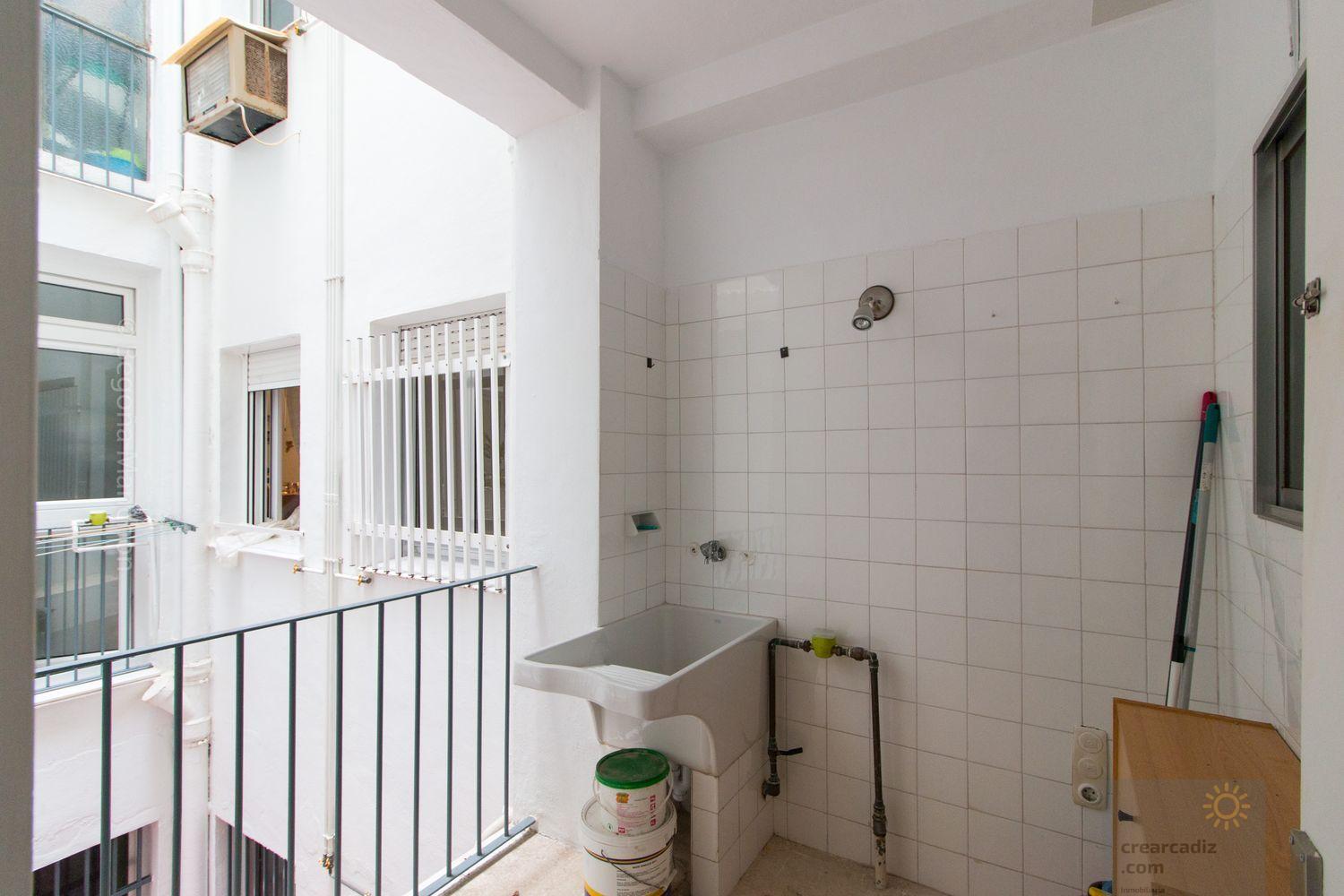 For sale of flat in Cádiz