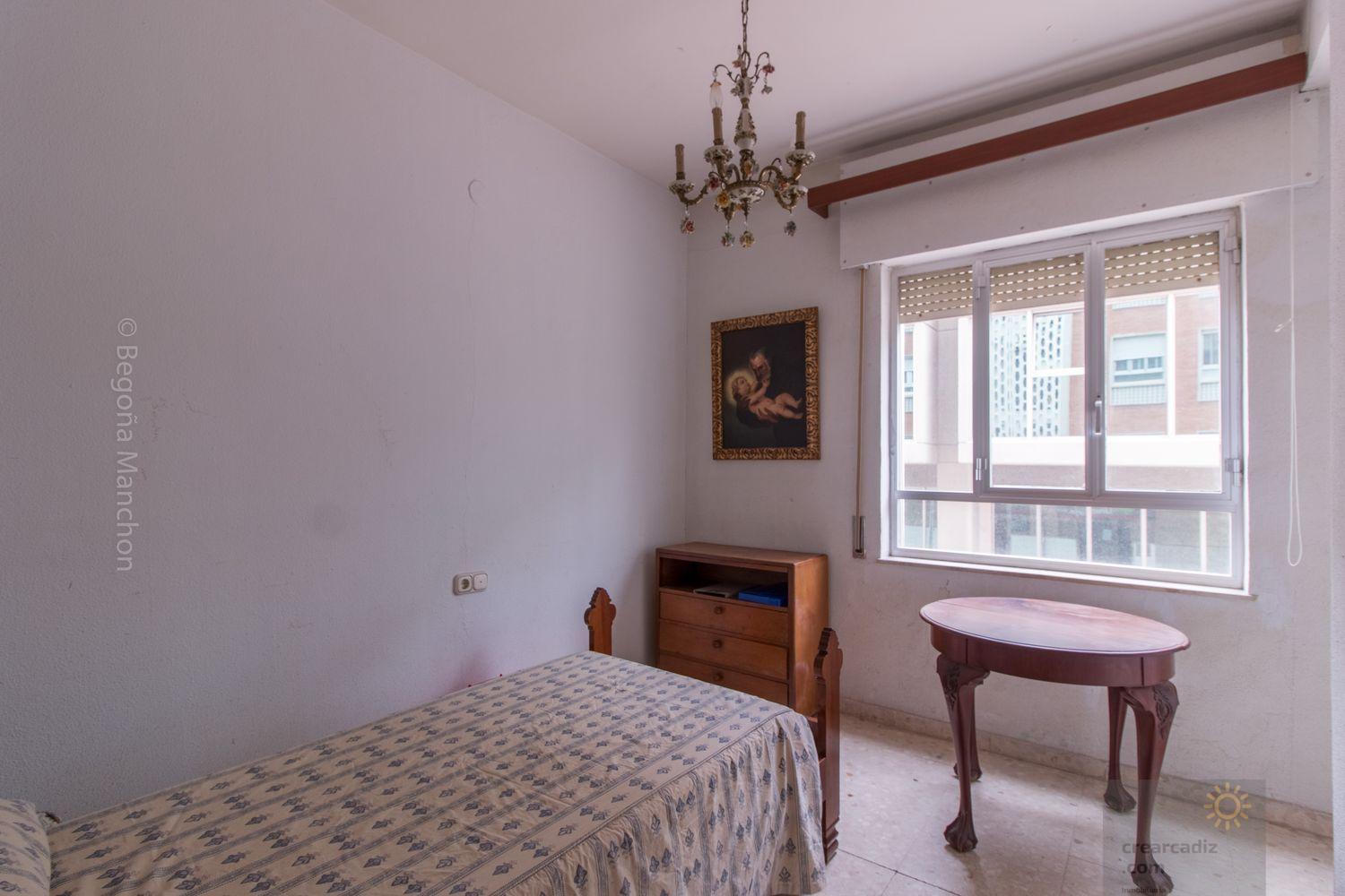 For sale of flat in Cádiz