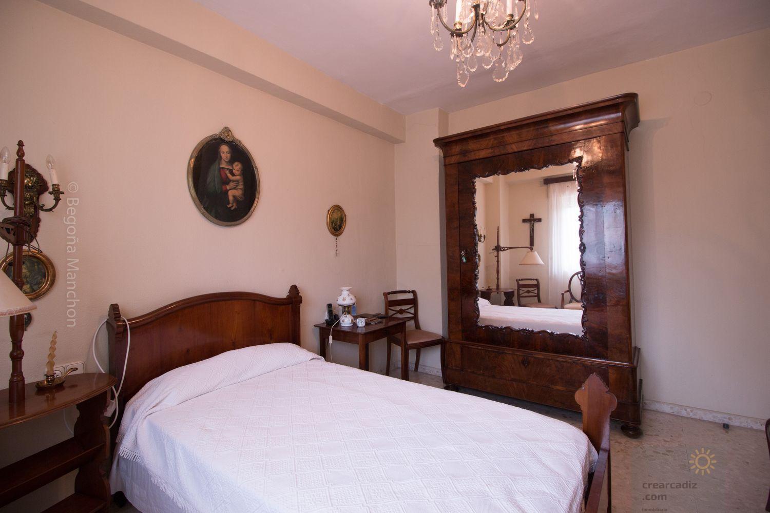 For sale of flat in Cádiz