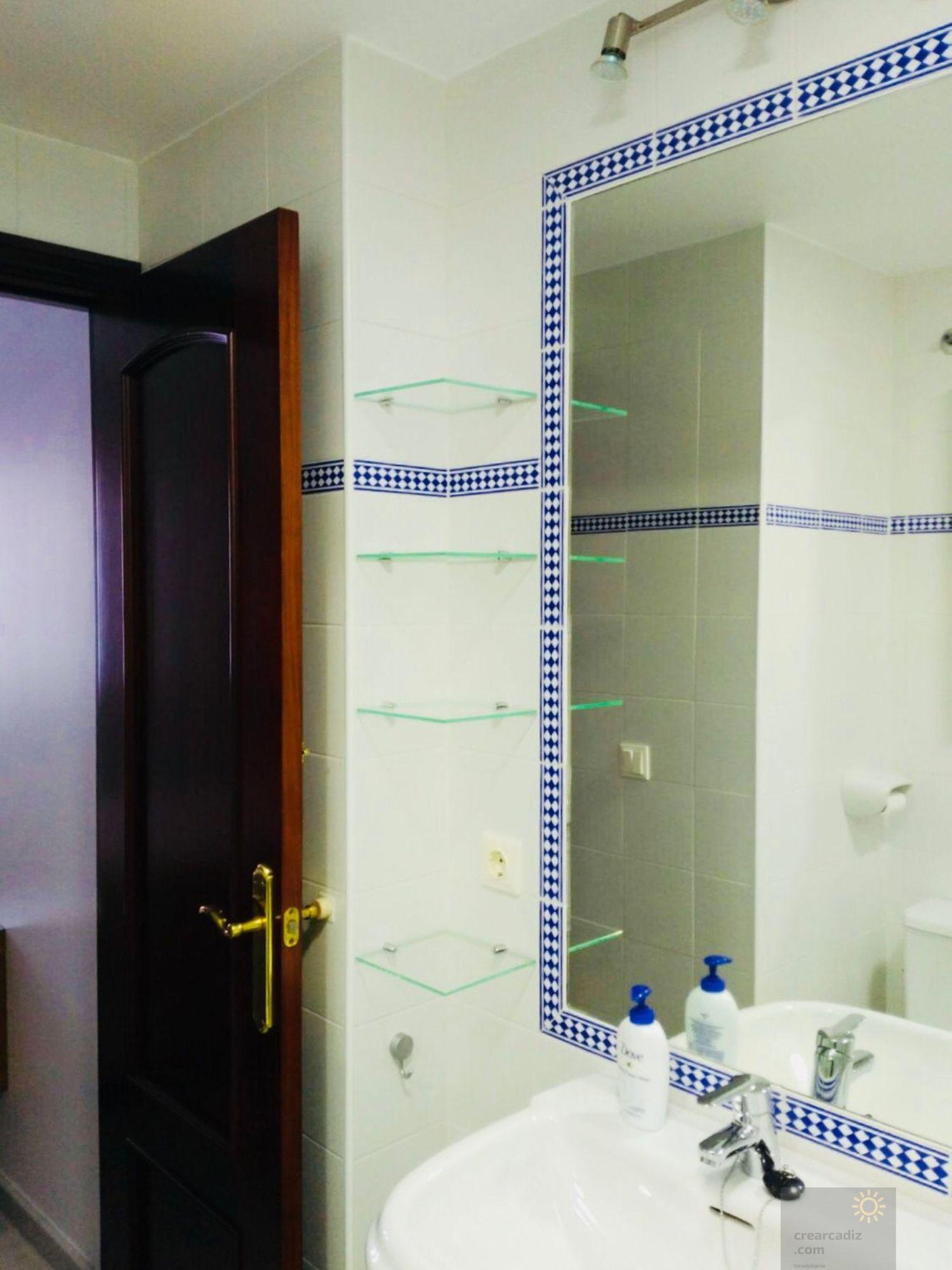 For sale of flat in Cádiz