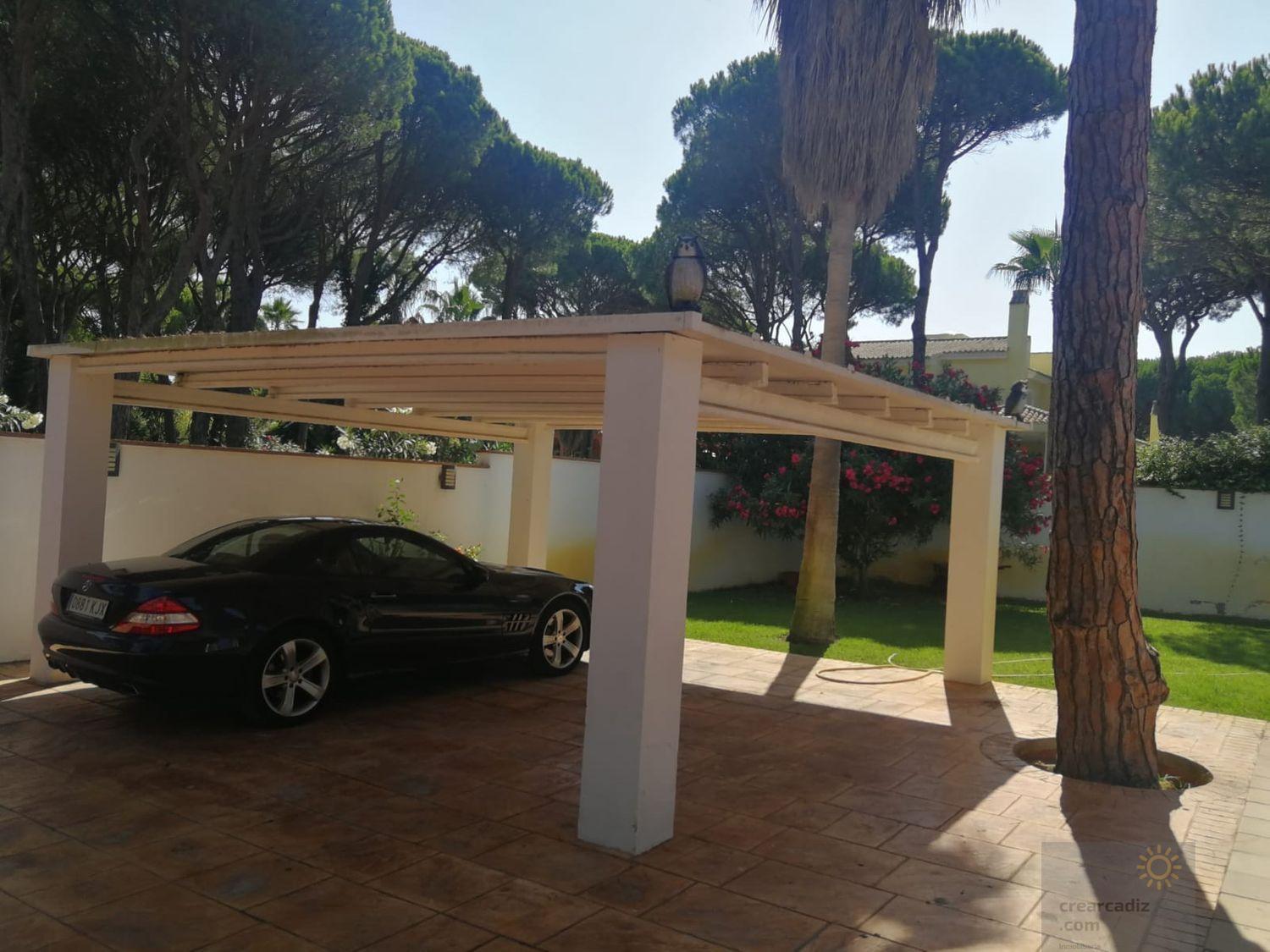 For sale of chalet in Conil