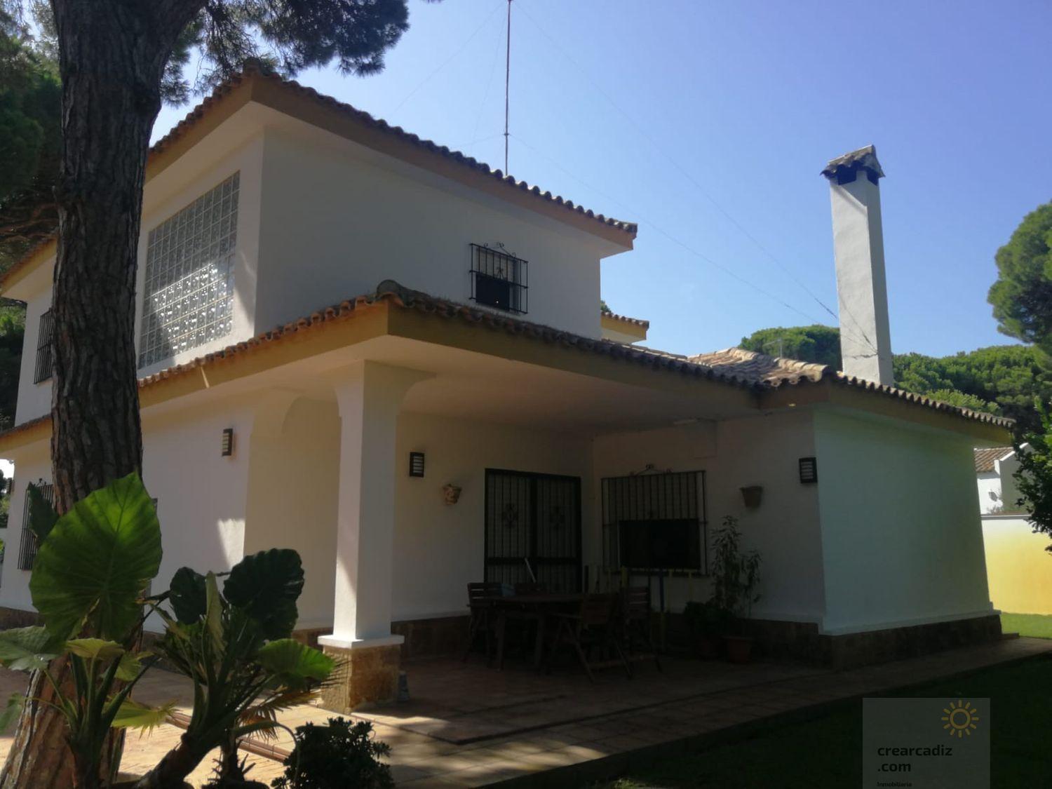 For sale of chalet in Conil