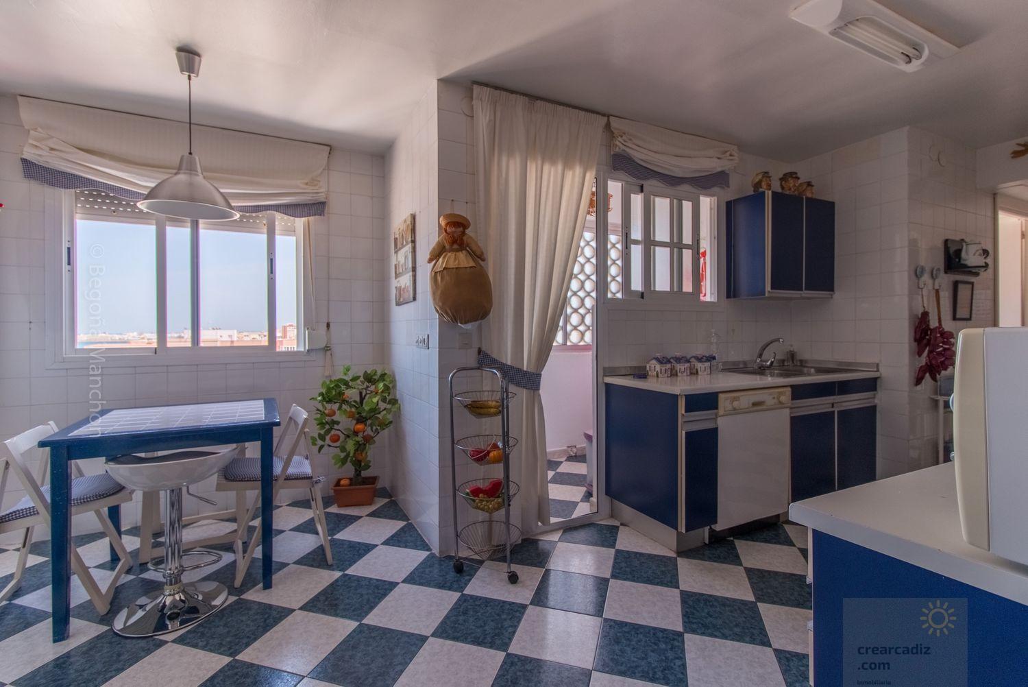 For sale of flat in Cádiz