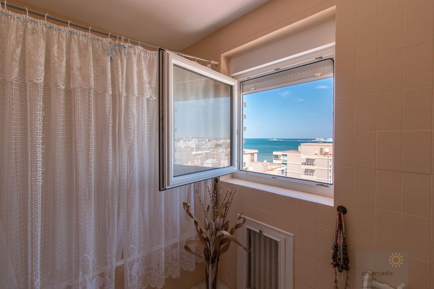 For sale of flat in Cádiz